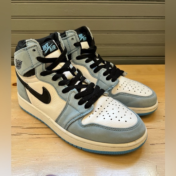 - Jordan 1 Retro OG High University Blue size 6 (GS) - Picture 1 of 9